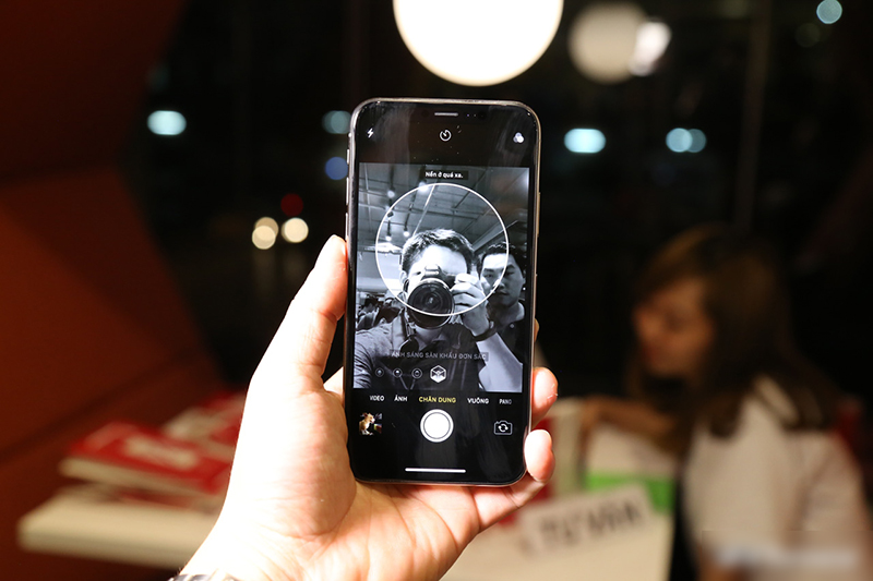 Mở hộp iPhone X 256GB vừa về Việt Nam: giá xấp xỉ 60 triệu đồng